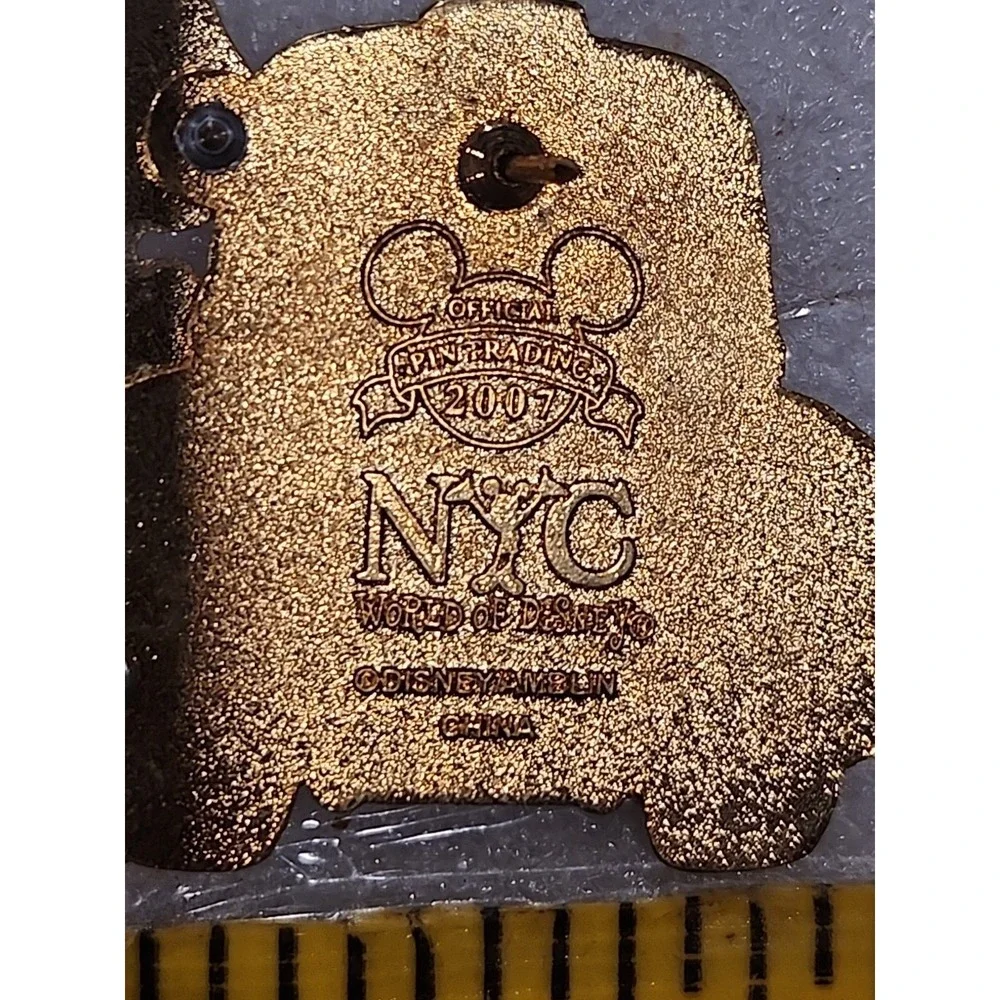 Disney Jessica Rabbit Taxi Cab Mickey New York City Driver WOD NYC '07 Pin 52911